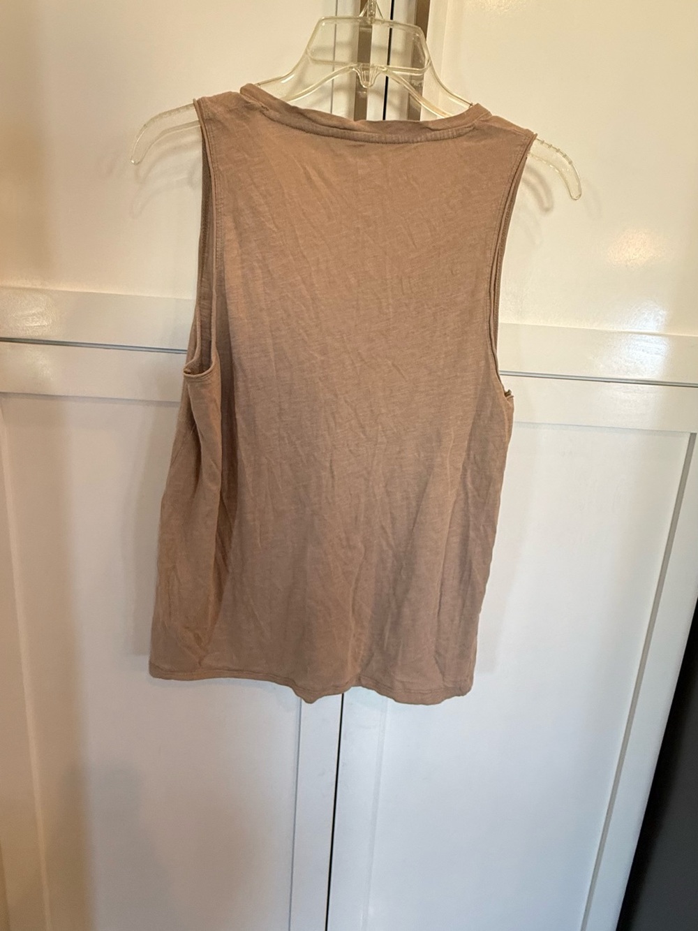 Madewell Taupe V-Neck Sleeveless Pocket Tank - Picture 3 of 8